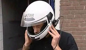 Helmcamera pizzakoerier tegen overval