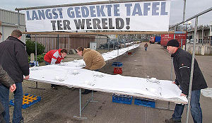 Dinertafel van 750 meter lang