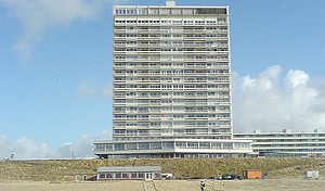 Zandvoort beschermt toeristen met dorpsverbod