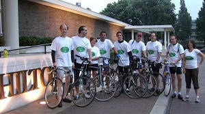 Hilton-medewerkers fietsen voor schoner milieu