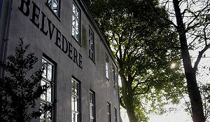 Hotelbaas gewond bij overval