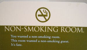 Gasten blijven roken op hotelkamer