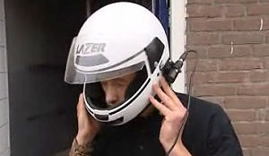 Camerahelm pizzakoeriers stopt overvallers