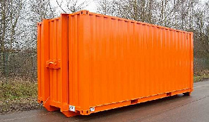 Zeecontainers als hotel op strand