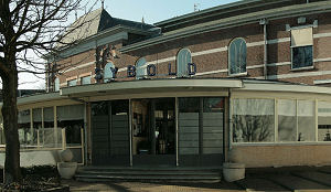 Gemeente in maag met theaterrestaurant