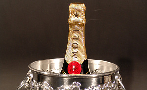 Champagnekaart in restaurant rukt op