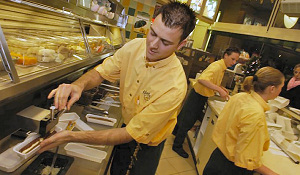 Cafetariapersoneel scoort een dikke acht