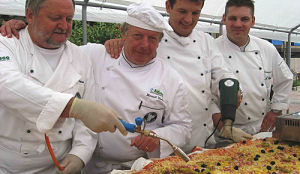 Pizza van 200 meter lang