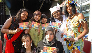 Studenten maken Haags multiculti-kookboek