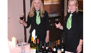 Kennemer College schenkt biologische wijn