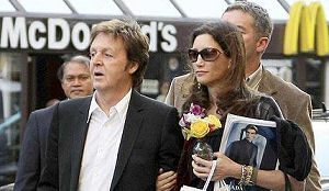 Paul McCartney woest op McDonald's