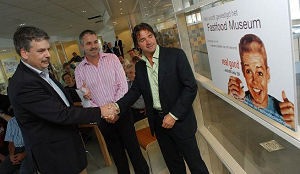 Cafetaria van de Toekomst en Fastfoodmuseum van start