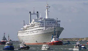 Vogelaar onder vuur om drijvend hotel SS Rotterdam