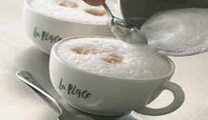 La Place in Batavia Stad weer open