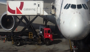 Cateringmedewerkers verdacht van cocaïnesmokkel