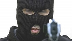 Eigenaar snackbar schiet op overvaller