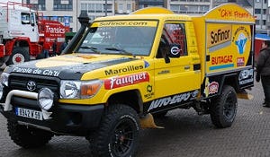 Frituurwagen rijdt Parijs-Dakar