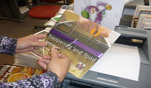 Eigen magazine voor jarige partycateraar Oseven