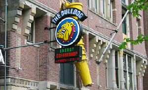 Cohen kijkt nog eens naar coffeeshops