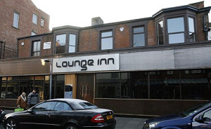 Topvoetballer sloopt horecahulp