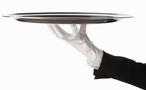 Topbutler gaat vrouwen opleiden