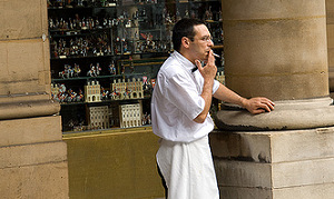 'Rokend personeel gezonder in rookvrij café