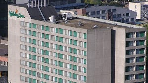 Holiday Inn Eindhoven dicht door asbest