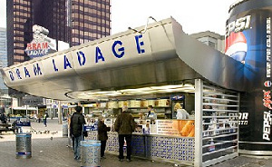 Ladage gooit visje uit bij HEMA