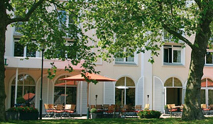 Balkenende kocht hotelsuite van Endstra-partner