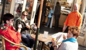 Zon zorgt voor topdrukte bij ijssalons