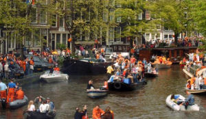 Amsterdam in teken van drama Apeldoorn