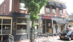 Beroemde Amsterdamse neon naar Twents café