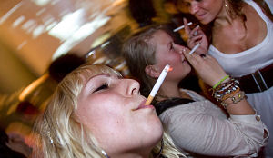 Werkgevers en personeel positief over rookvrije werkplek