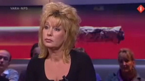 Rokende caféhoudster in talkshow