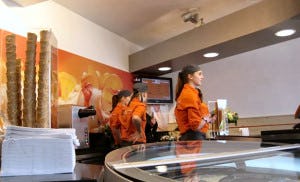 IJssalon MIN12 opent twee zaken