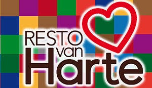 Eenzame mensen aan tafel in Scheveningen