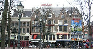 Staand drinken op Amsterdams terras mag weer