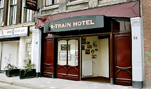 Gevluchte gevangenen sliepen in A-Train Hotel