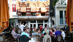 Gratis koffie voor gasten met laptop