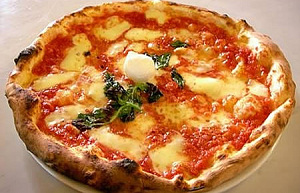 Veel pizza's bevatten overdosis kaas