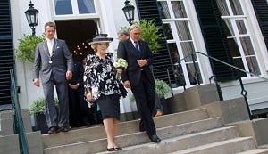 De Zon ontvangt Koningin Beatrix