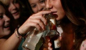 Jongeren drinken later met hulp van ouders