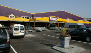 Eigen Hanos tankstation in Groningen