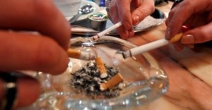 Antwerpse cafés kiezen voor rokers