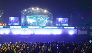 Varend podium feest Erasmusbrug 'gedoopt