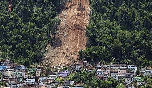 Braziliaans hotel verwoest door modderstroom