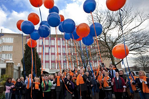 Carlton laat voucher-ballonnen op