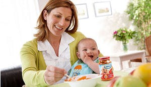 Baby's gaan uit eten