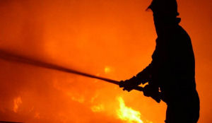 Grote brand in leegstaand partycentrum