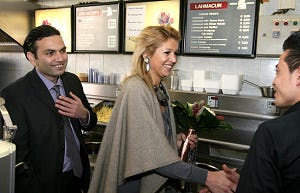 Prinses Maxima bezoekt cafetaria de Smulpaap